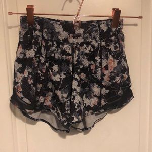 Lululemon shorts with liner